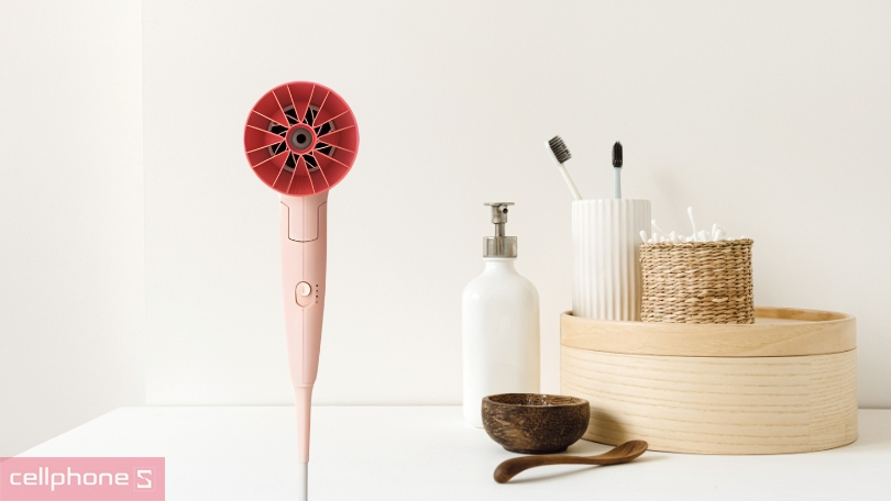 Máy sấy tóc Philips BHP398/00: thiết kế gập gọn gọn với công suất sấy mạnh mẽ 1600W