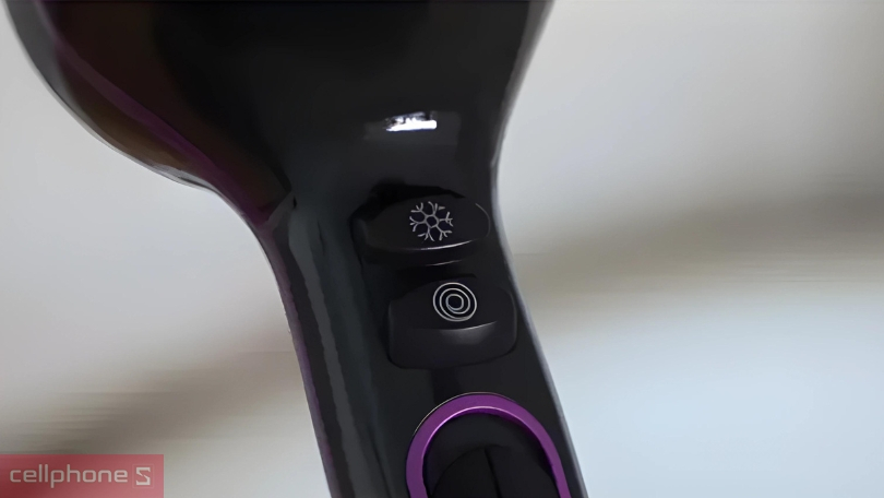 Tặng kèm 2 đầu sấy massage và tạo kiểu 11mm