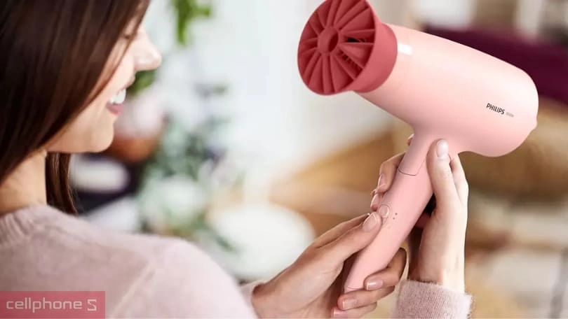 Chọn máy sấy tóc Philips theo trọng lượng Chọn máy sấy tóc Philips theo trọng lượng