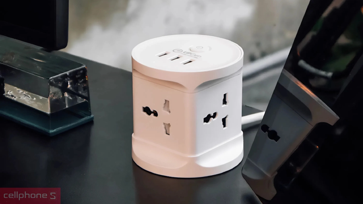 Ổ cắm điện đa năng
