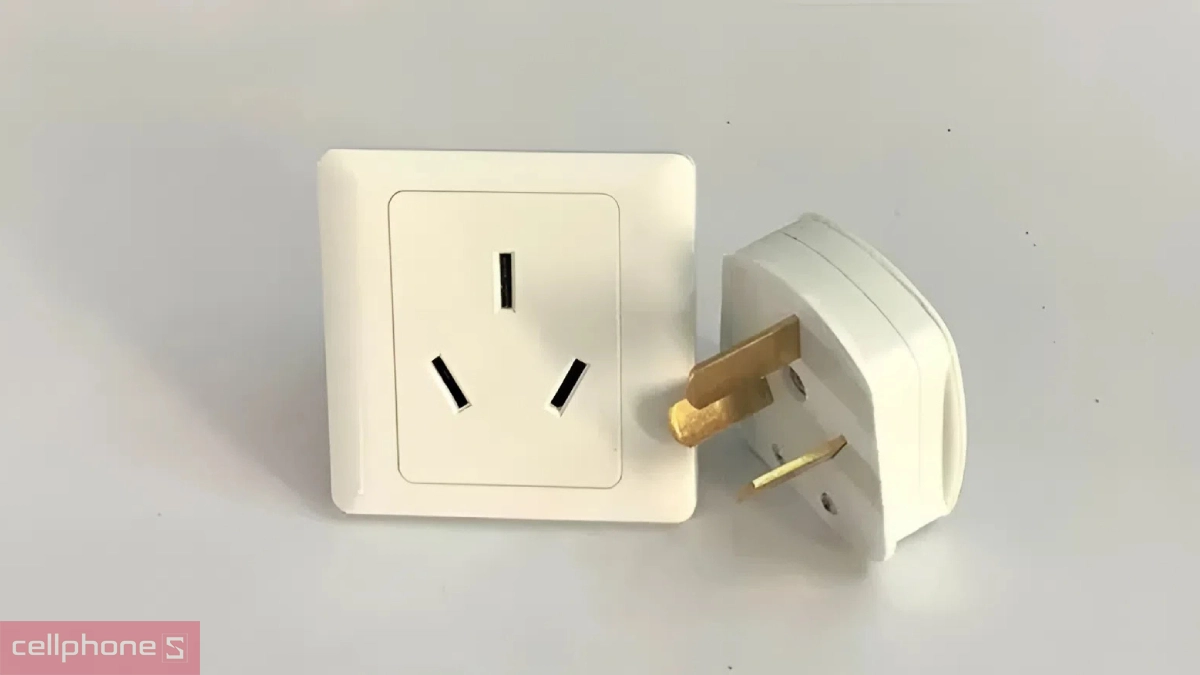 Ổ cắm chân cắm dẹt (3 chân)