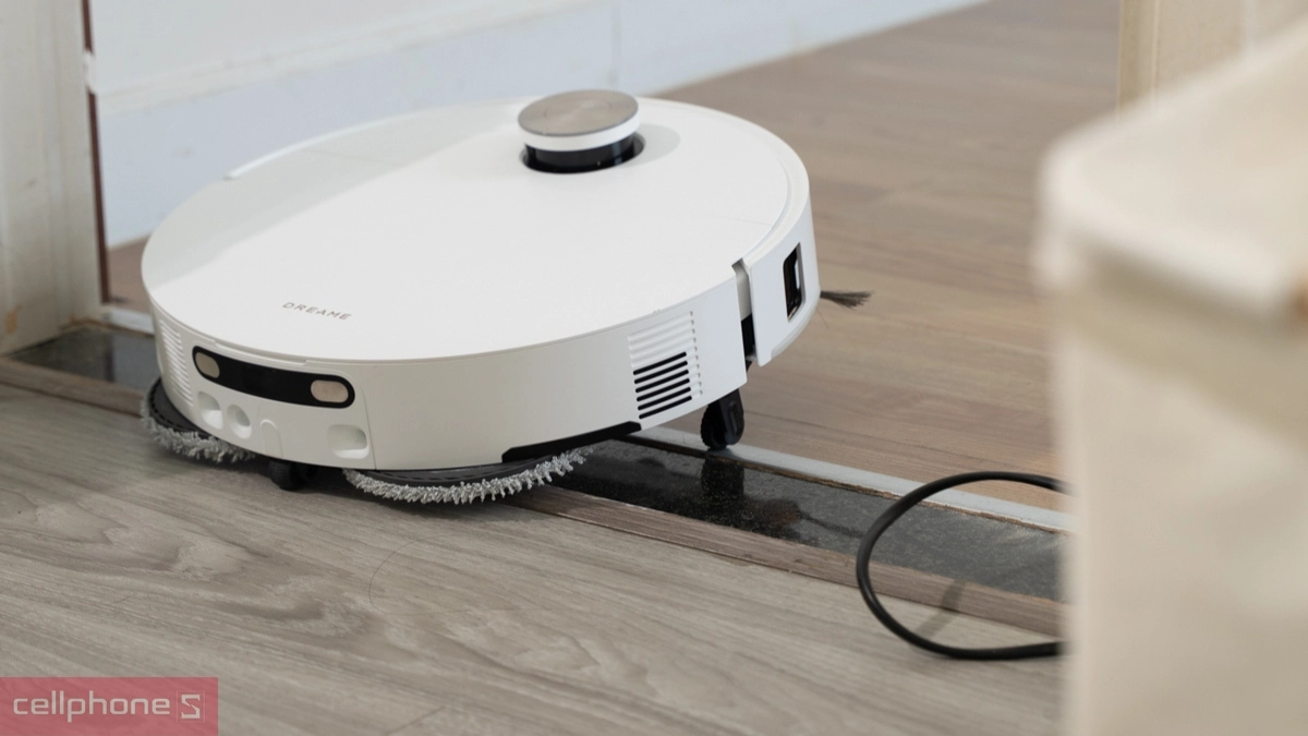 Ngoại hình siêu mỏng của Robot hút bụi Dreame X60 Ultra