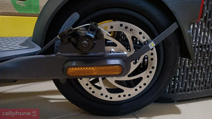 Xe Scooter điện Segway Ninebot F12 - Thiết kế năng động, di chuyển an toàn