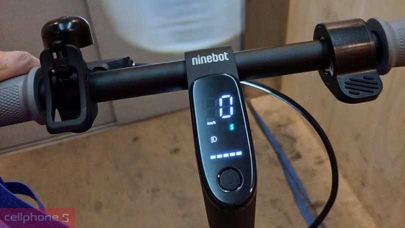 Xe Scooter điện Segway Ninebot F12 - Thiết kế năng động, di chuyển an toàn