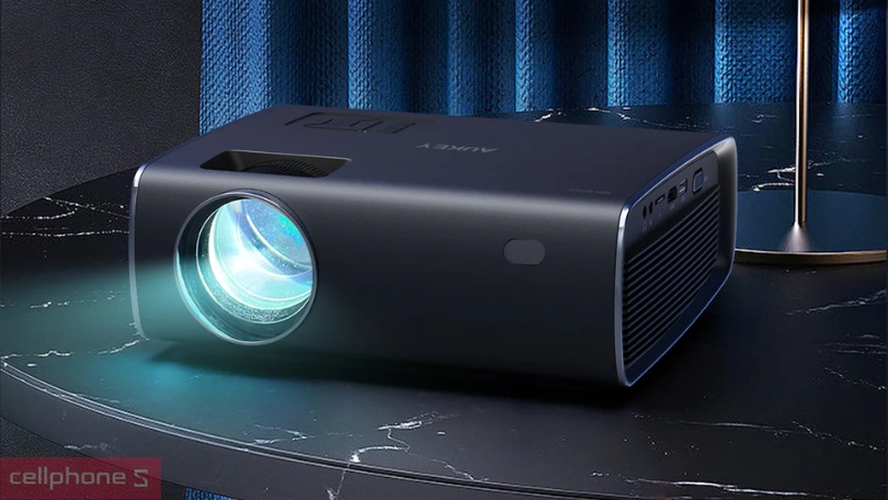 Tuổi thọ bóng đèn cao, bền bỉ