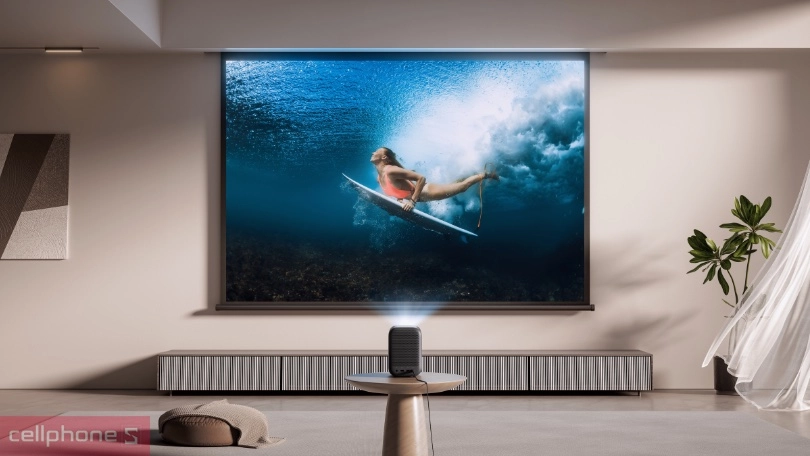 Hỗ trợ màn chiếu tối đa 120 inch cùng chuẩn âm thanh Dolby Audio