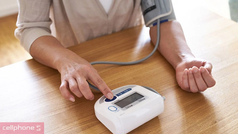 Cách sử dụng máy đo huyết áp bắp tay Cách sử dụng máy đo huyết áp bắp tay