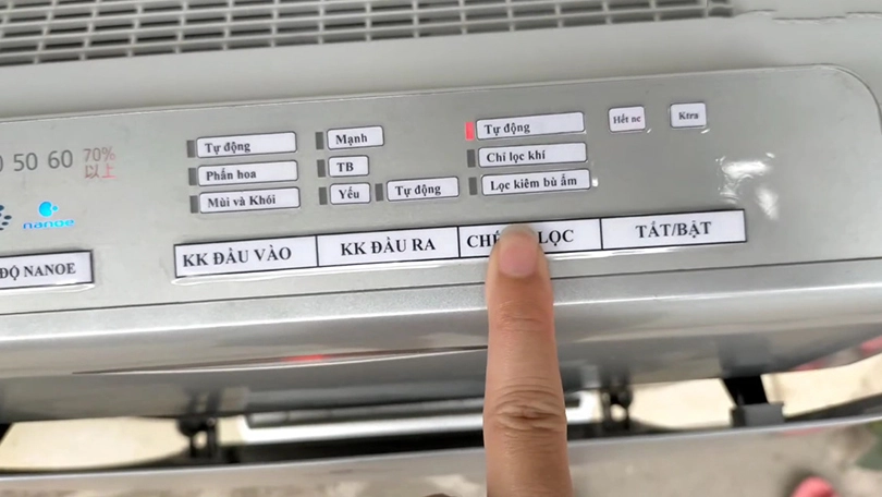 Hướng dẫn dùng máy lọc không khí Panasonic F-VXE60 đúng cách