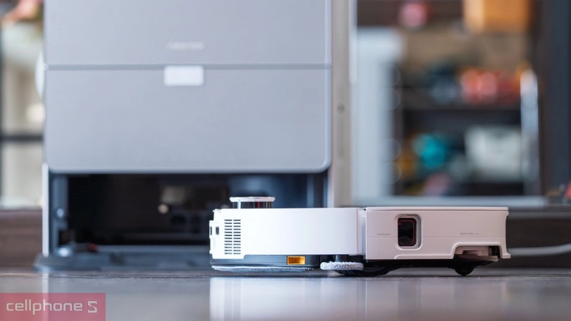 Robot hút bụi Roborock Saros 10R - Công suất hút mạnh mẽ, khả năng quay và quét thông minh