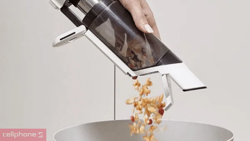 Hướng dẫn sử dụng máy hút bụi lau nhà Tineco PURE ONE MINI S4 chi tiết  Việc sử dụng máy hút bụi lau nhà Tineco PURE ONE MINI S4 cũng không quá khó kể cả đối với người sử dụng lần đầu. Trước khi thực hiện việc hút bằng máy cần đảm bảo pin đã được sạc đầy, sau đó thì thực hiện theo những hướng dẫn sau đây là được:  Bước 1: Tùy thuộc vào nhiệm vụ và nơi cần làm sạch mà lựa chọn đầu hút phù hợp, sau đó lắp đặt nó vào đầu hút chính của máy. Đảm bảo nó được đặt chặt và an toàn.  may-hut-bui-cam-tay-tineco-pure-one-mini-s4-2  Bước 2: Sử dụng nút nguồn để bật hoặc tắt máy. Đảm bảo máy ở chế độ "ON" khi sử dụng.  Bước 3: Sử dụng các nút điều chỉnh để thay đổi công suất tùy thuộc vào đối tượng làm sạch và tình trạng bề mặt.  may-hut-bui-cam-tay-tineco-pure-one-mini-s4-3  Bước 4: Di chuyển máy và giữ máy qua các bề mặt cần làm sạch theo chiều ngang, dọc một cách đều đặn  may-hut-bui-cam-tay-tineco-pure-one-mini-s4-4  Bước 5: Khi đã hoàn thành công việc làm sạch, tắt máy bằng cách nhấn nút nguồn. Tháo đầu hút và làm sạch các bộ phận bằng cách nhấn nút giải phóng. Vệ sinh sau khi sử dụng giúp duy trì hiệu suất làm sạch của máy.  may-hut-bui-cam-tay-tineco-pure-one-mini-s4-5  Cuối cùng là hãy bảo quản máy ở nơi thoáng mát và khô ráo. Để bảo quản pin, sạc lại nó đầy đủ trước khi để máy không sử dụng trong thời gian dài.