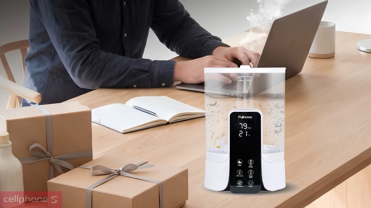 Bảng điều khiển cảm ứng và remote của Máy phun sương tạo ẩm Fujihome HM06EUV