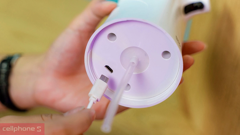 Công suất 3.5W, viên pin sử dụng 120 ngày