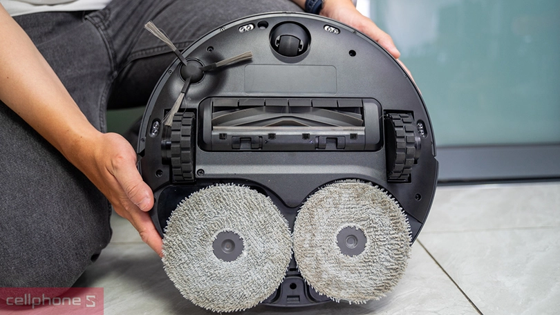 Robot hút bụi Dreame X30 Ultra: lực hút 8300Pa, giặt giẻ 60°C, làm sạch toàn diện