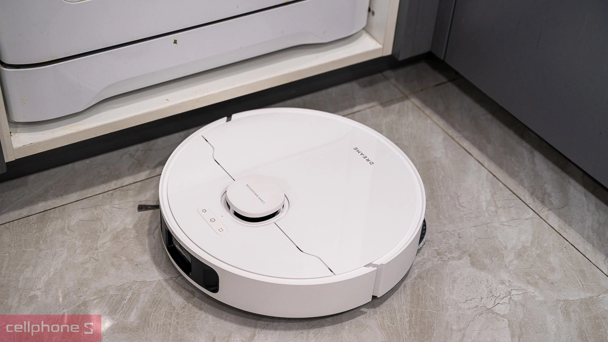 Robot hút bụi Dreame series L với hệ thống giặt và sấy giẻ tự động