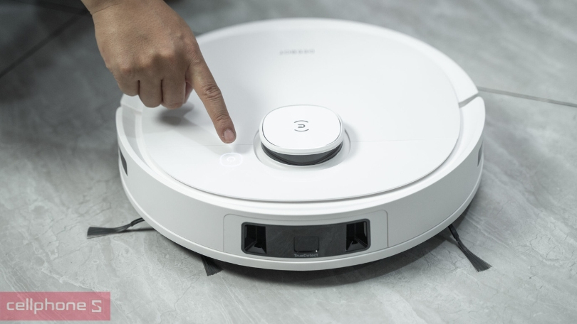 Khởi động và điều khiển robot Ecovacs