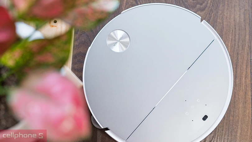 Robot hút bụi Roborock Saros 10 - Lực hút mạnh mẽ và công nghệ hiện đại