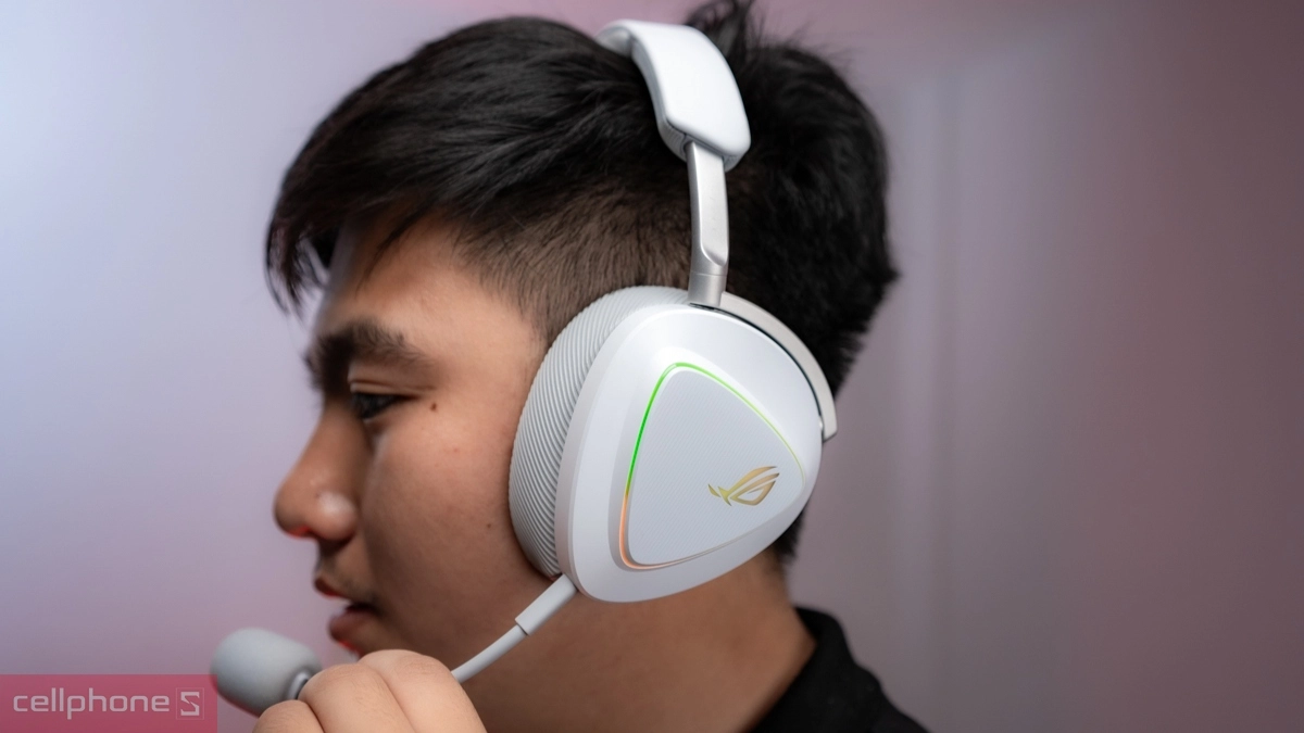 Tai nghe gaming Asus ROG Delta II âm thanh ấn tượng, sạc nhanh, pin đến 110 giờ