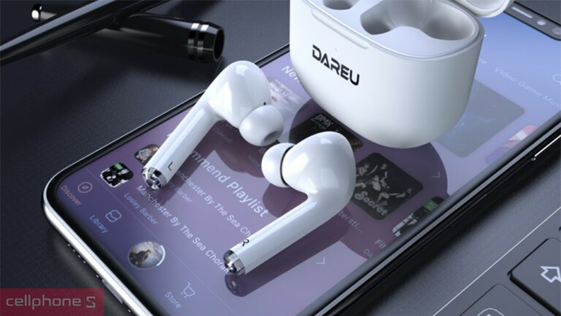 Pin và khả năng kết nối của tai nghe không dây DareU D5 ANC