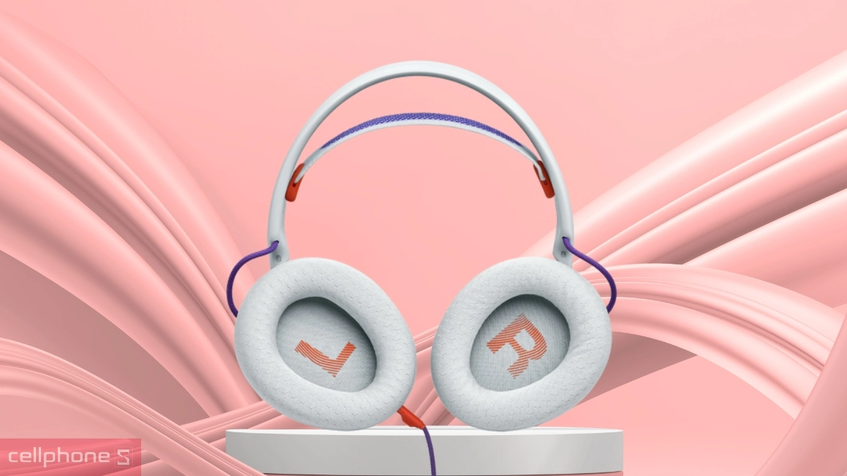 Thiết kế tai nghe chụp tai JBL Quantum 250