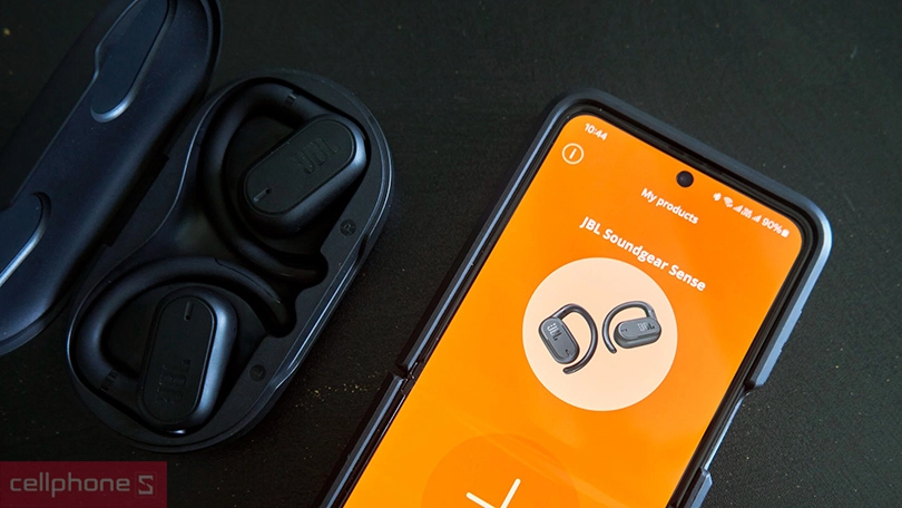 Kết nối tai nghe JBL SoundGear Sense