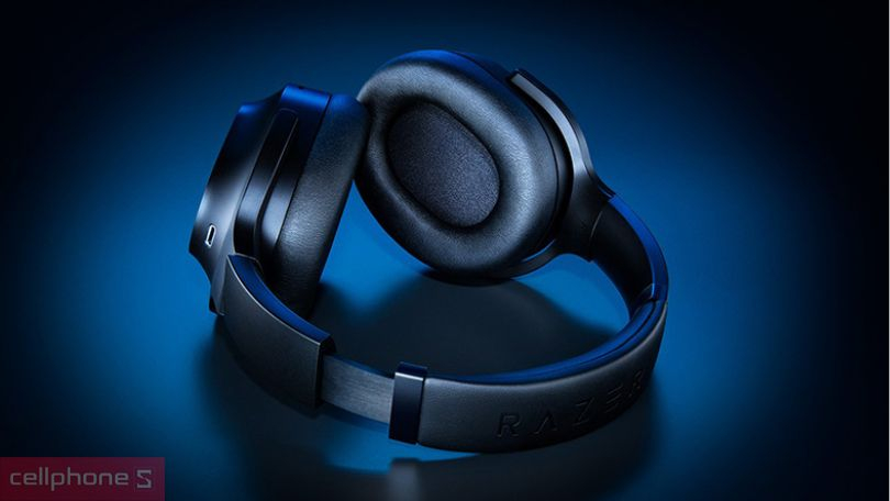 Thiết kế tai nghe chụp tai Razer Barracuda Pro