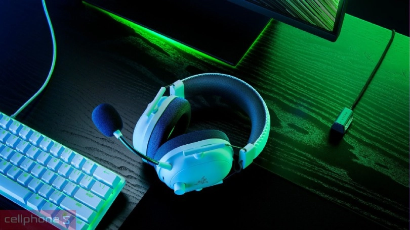 Tai nghe Razer chống ồn