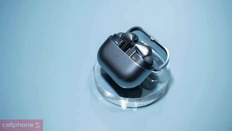 Nhiều phiên bản màu ấn tượng, đàm thoại rõ ràng