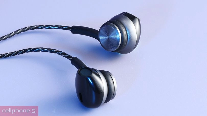 Tai nghe ViVan của nước nào