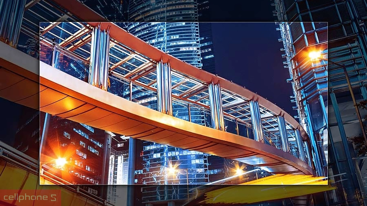 Tivi Samsung 65DU8000 có hệ thống loa tích hợp không