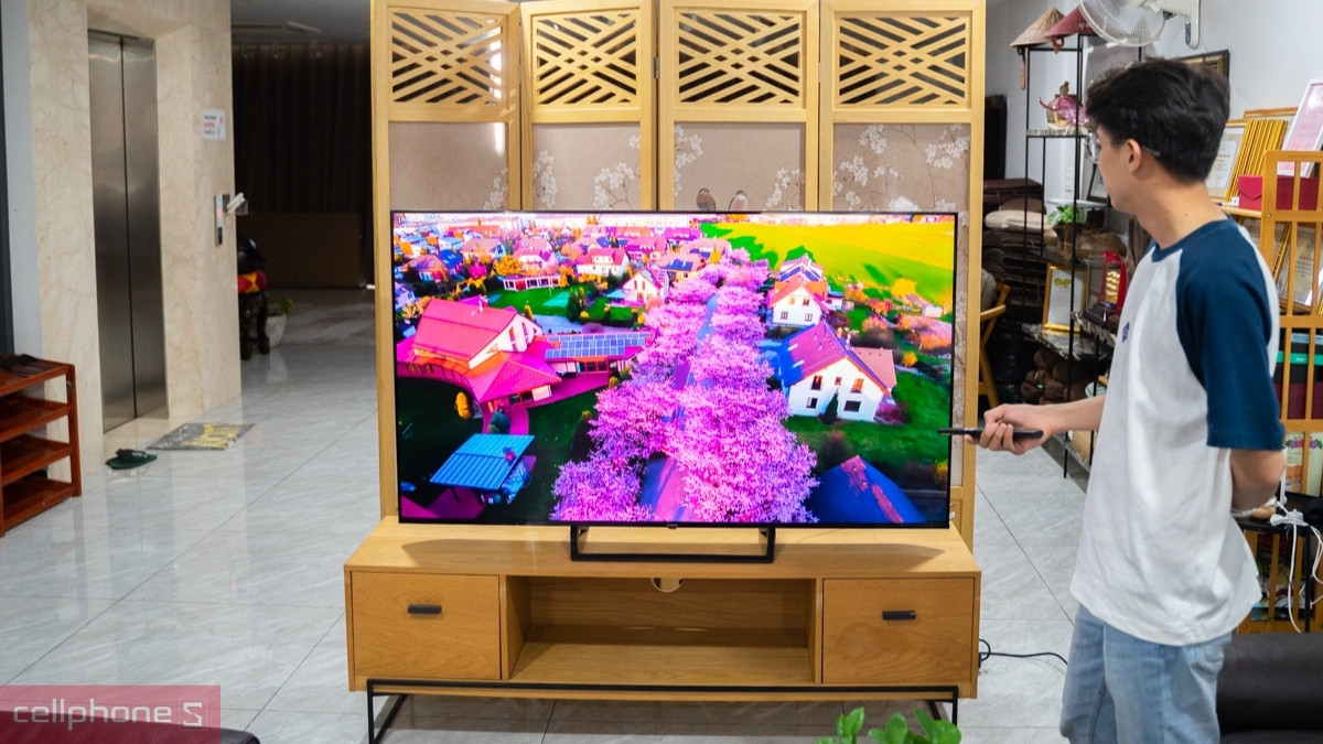 Nên chọn Tivi Xiaomi 65 inch bản quốc tế hay nội địa
