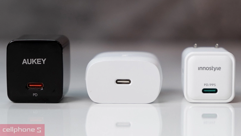 Lý do nên mua cục sạc iPhone, iPad, Samsung, Oppo, Xiaomi chính hãng?