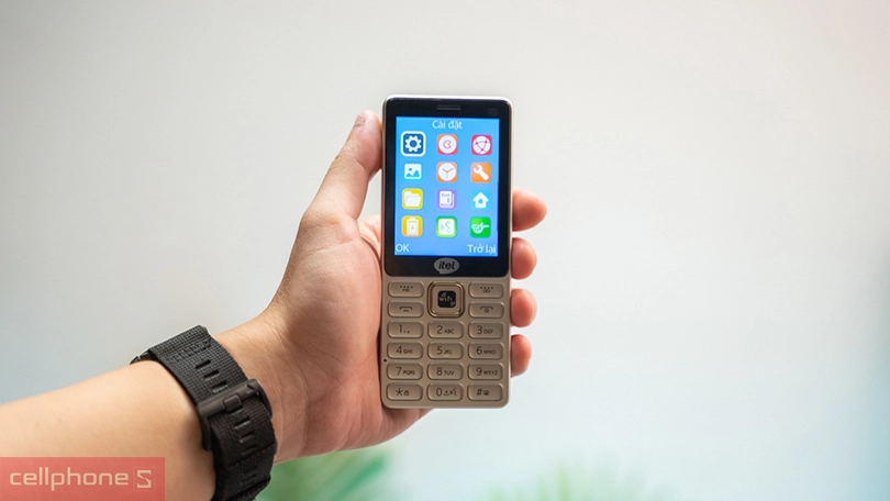 Itel 9310 4G - Gọn nhẹ, hỗ trợ 4G tốc độ cao