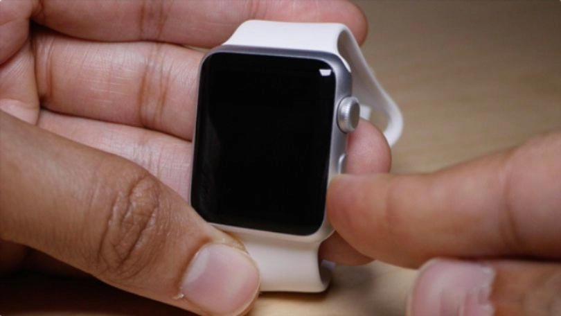 Hướng dẫn thay dây đeo cho Apple Watch SE 2022 40mm