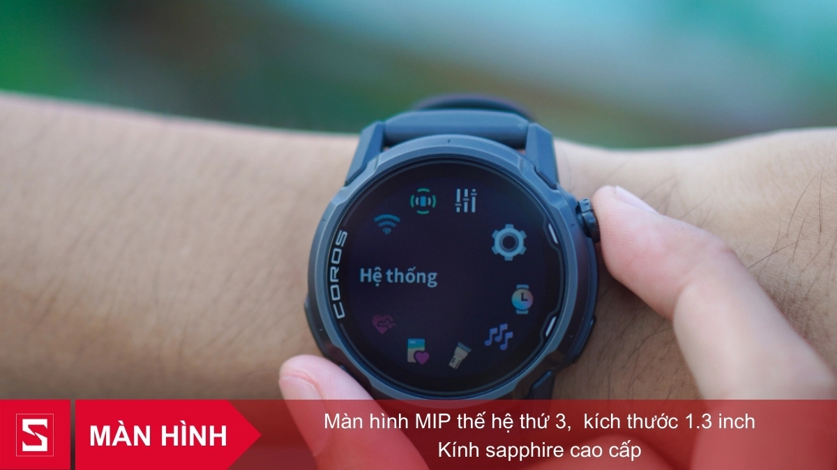 Coros Apex 4 được trang bị màn hình MIP thế hệ thứ 3 có độ tương phản cao