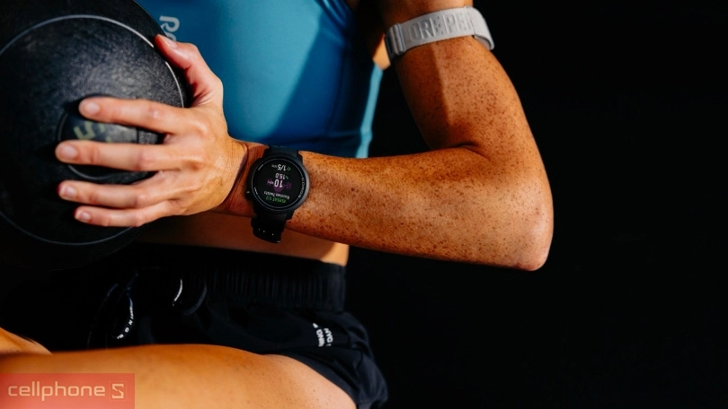 Thoải mái luyện tập thể thao dưới nước với chuẩn 5 ATM