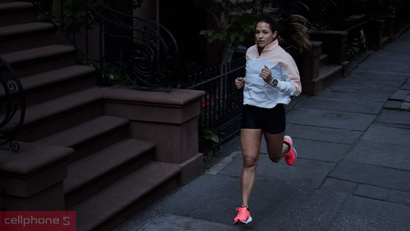 Đồng hồ thông minh Garmin Forerunner 975 - Thiết kế cao cấp