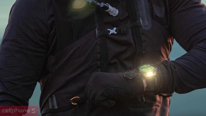 Đồng hồ thông minh Garmin Fenix 8 Solar - Chống nước chuyên nghiệp