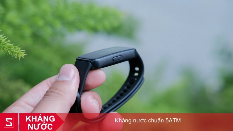 Huawei Band 10 bền bỉ, kháng nước 5ATM