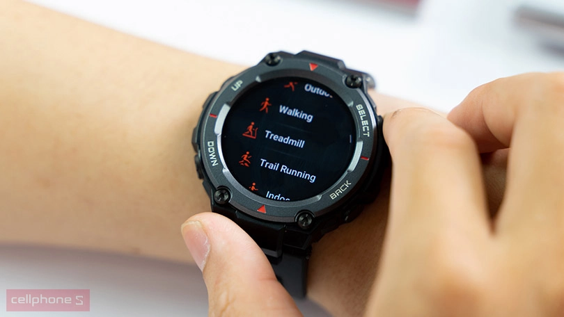 Theo dõi sức khỏe với 100 chế độ tập luyện thể thao