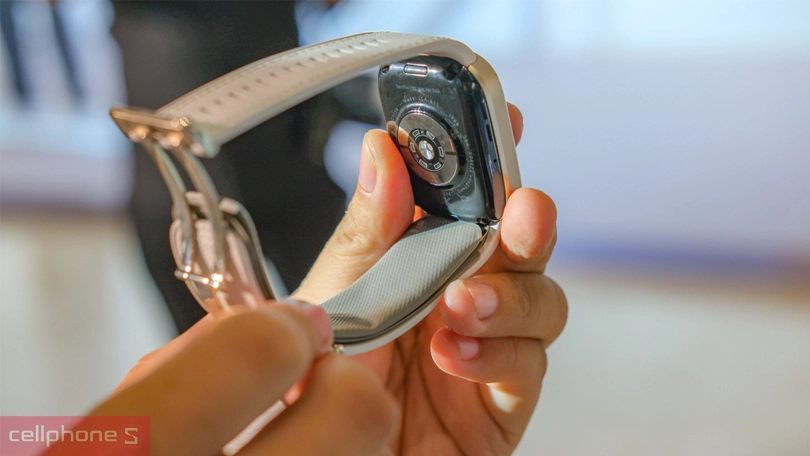 Thiết kế 2 in 1, dây đeo chứa túi khí cơ học