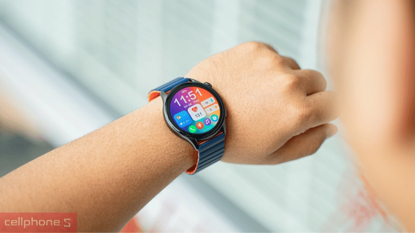 Màn hình siêu nét, chip nghe gọi 2 trong 1