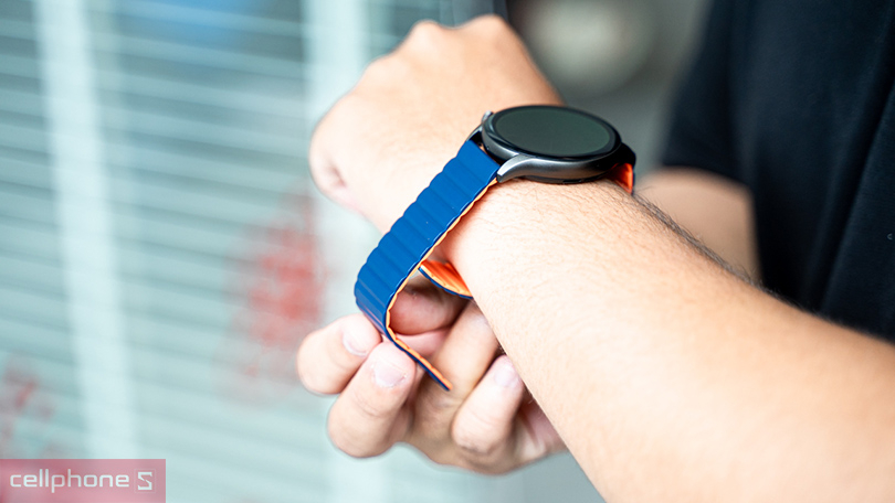 Tính năng gọi khẩn cấp và trả lời tin nhắn tự động