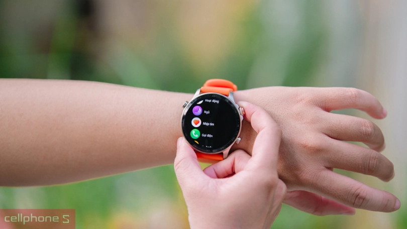 Thiết kế cổ điển, bền bỉ cùng màn hình lớn, sắc nét