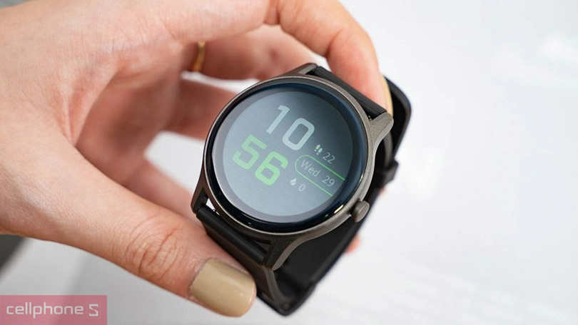 Thiết kế sang trọng với mặt đồng hồ tùy chỉnh cùng khả năng điều khiển dễ dàng