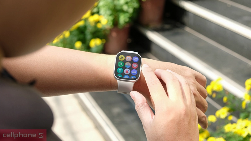 Màn hình Xiaomi Redmi Watch 4 AMOLED sắc nét, hỗ trợ hơn 150 bài tập