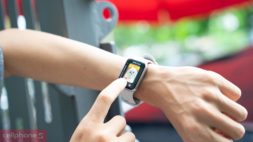 Sử dụng lên đến 21 ngày sau 1 lần sạc, kháng nước 5ATM