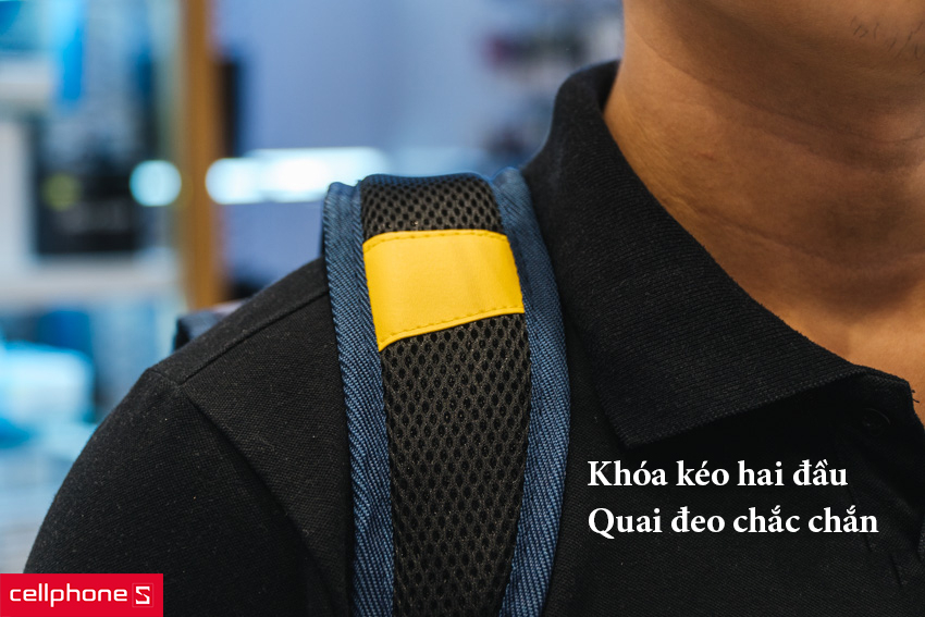 Khóa kéo hai đầu thuận tiện, quai đeo chắc chắn