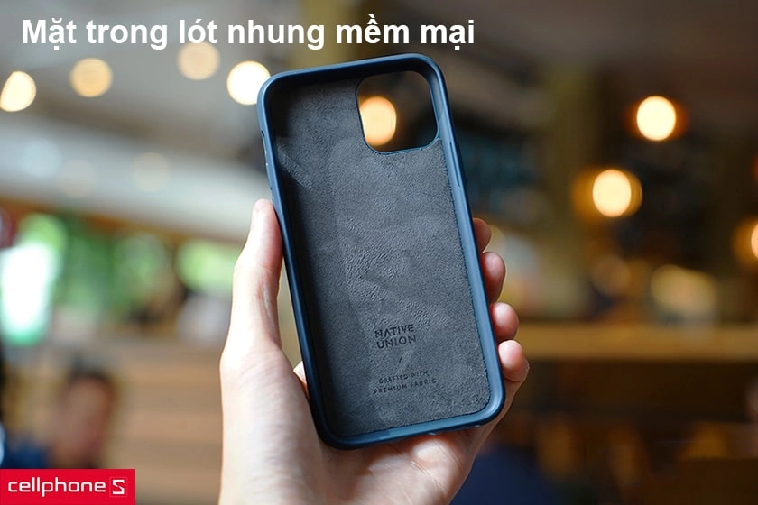 Trọng lượng chỉ 30g, mặt trong lót nhung