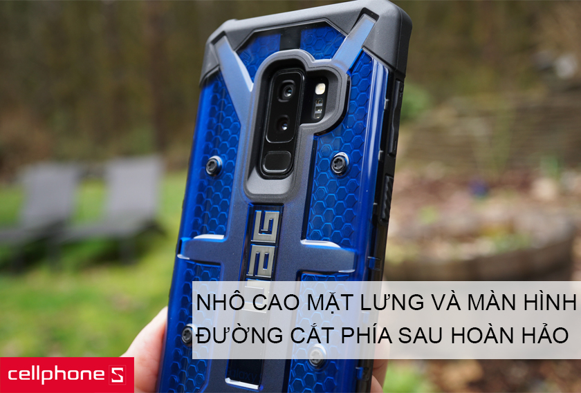 Thiết kế nhô cao ở mặt lưng và viền màn hình hạn chế tiếp xúc với mặt phảng,
