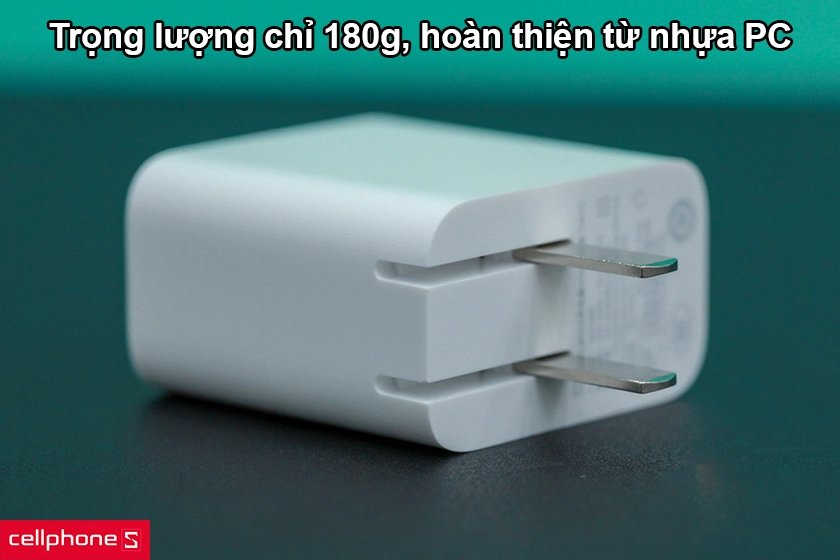 Trọng lượng chỉ 180g, hoàn thiện từ nhựa PC bền bỉ